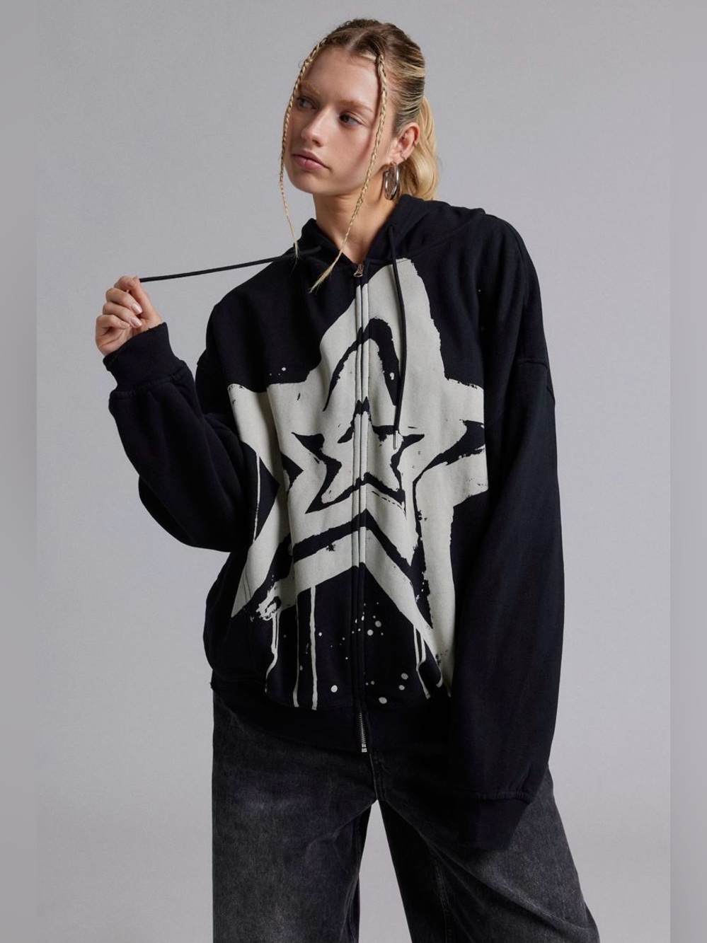 ⭐️ NWT⭐️ Urban Outfitters, silence + noise Star Zip-Up Hoodie Sweatshirt, Size M